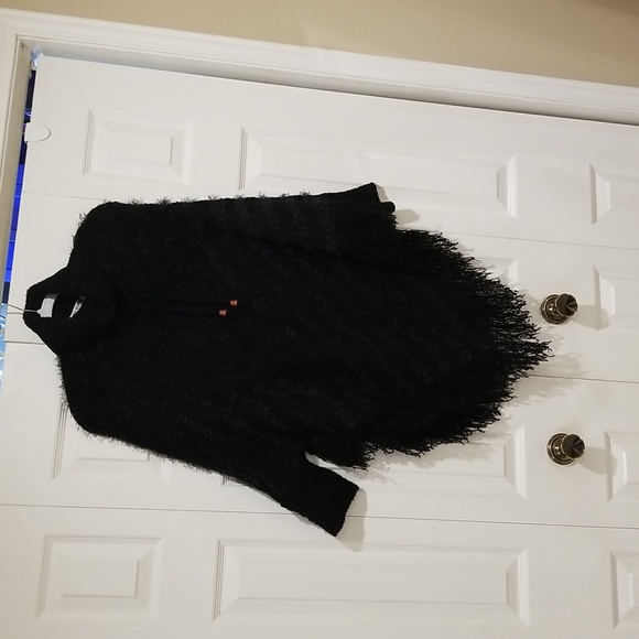 Poncho sweater black color - Picture 3 of 4